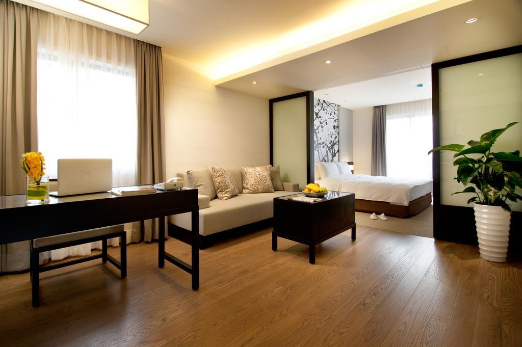 เดอะ คอร์เนอร์ เฮาส์ Hotel ไทเป ภายนอก รูปภาพ