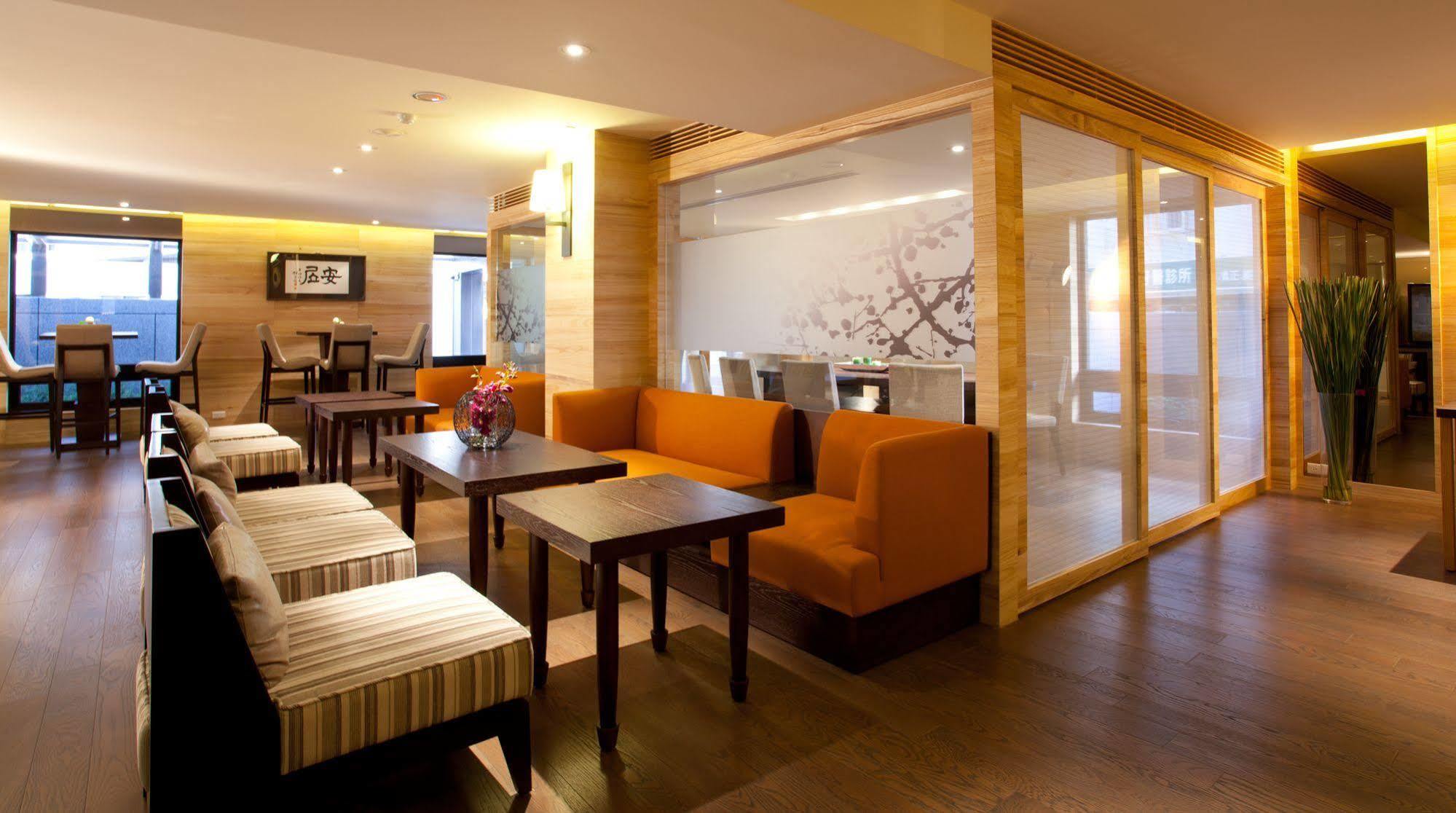 เดอะ คอร์เนอร์ เฮาส์ Hotel ไทเป ภายนอก รูปภาพ