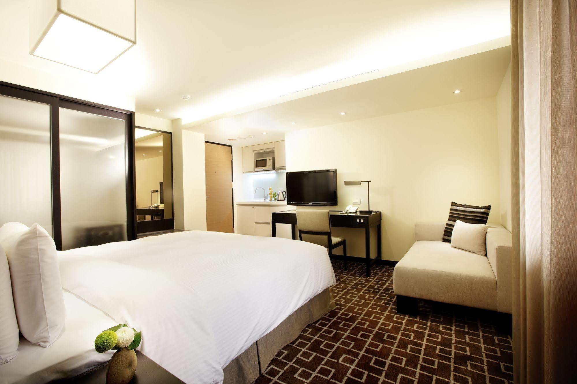 เดอะ คอร์เนอร์ เฮาส์ Hotel ไทเป ภายนอก รูปภาพ